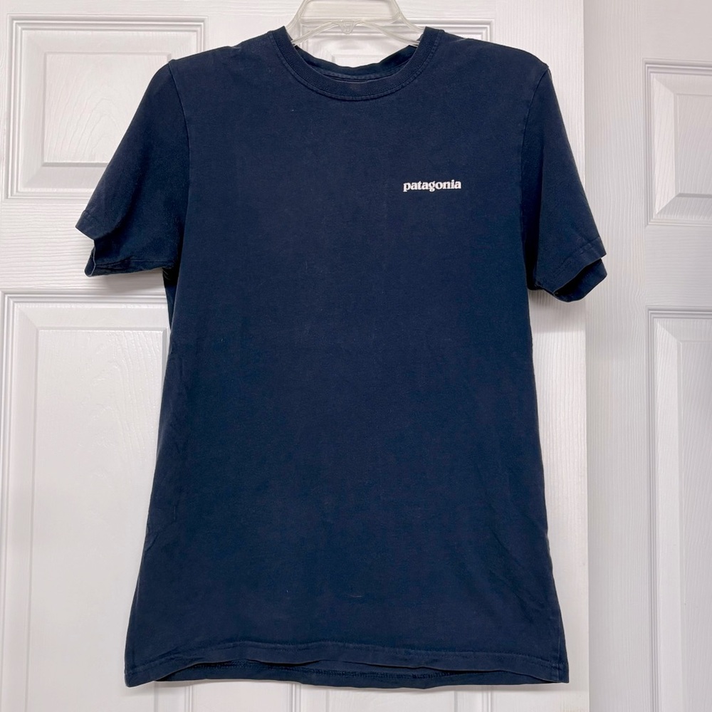 Patagonia Navy Blue Graphic Short Sleeve T-shirt Sz S - Picture 2 of 4